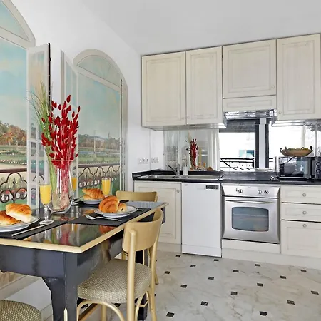Bnbnova - Madeleine & Champs-elysees - 2br 2ba With Balcony Apartment